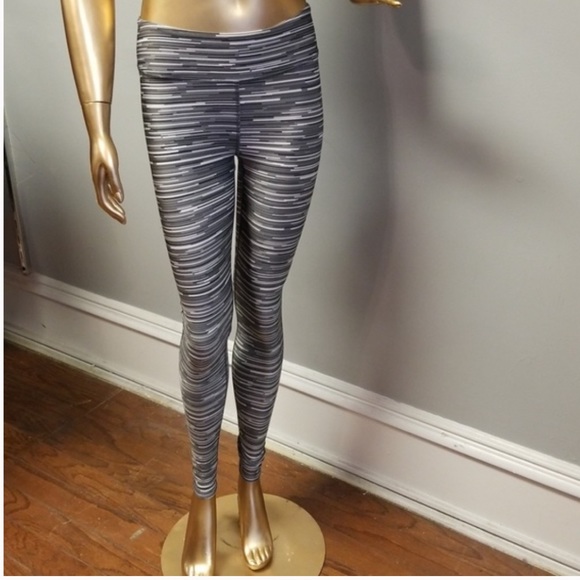 Under Armour Pants - Under Armour HeatGear Compression Striped Womens Leggings - size L - NWOT
